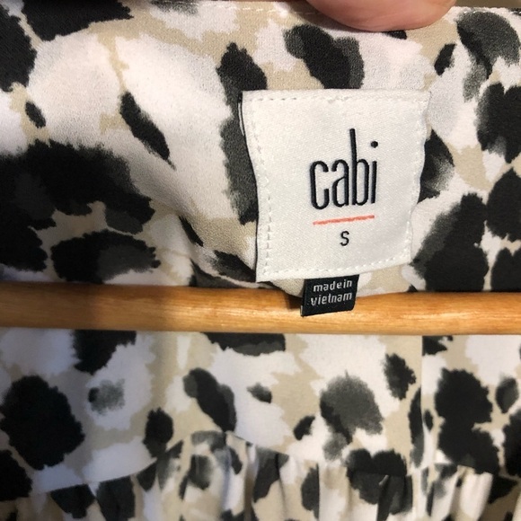 Cabi Leopard Print Wrap Top Sz S White Black Office Business Casual Classic - Picture 9 of 10